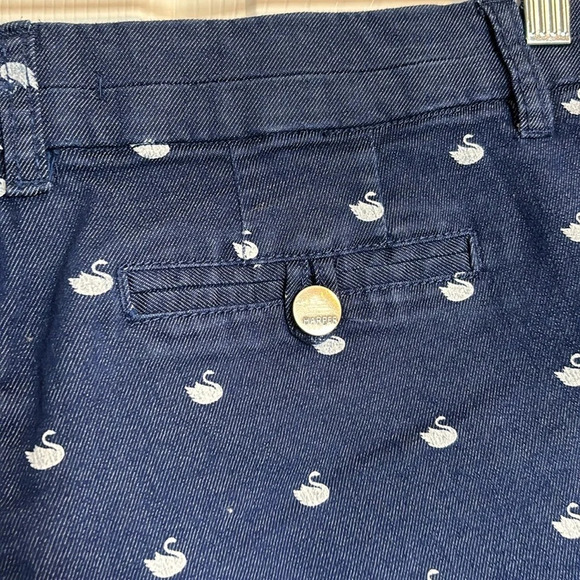 Harper women’s blue and white swan print shorts size medium - Picture 6 of 9